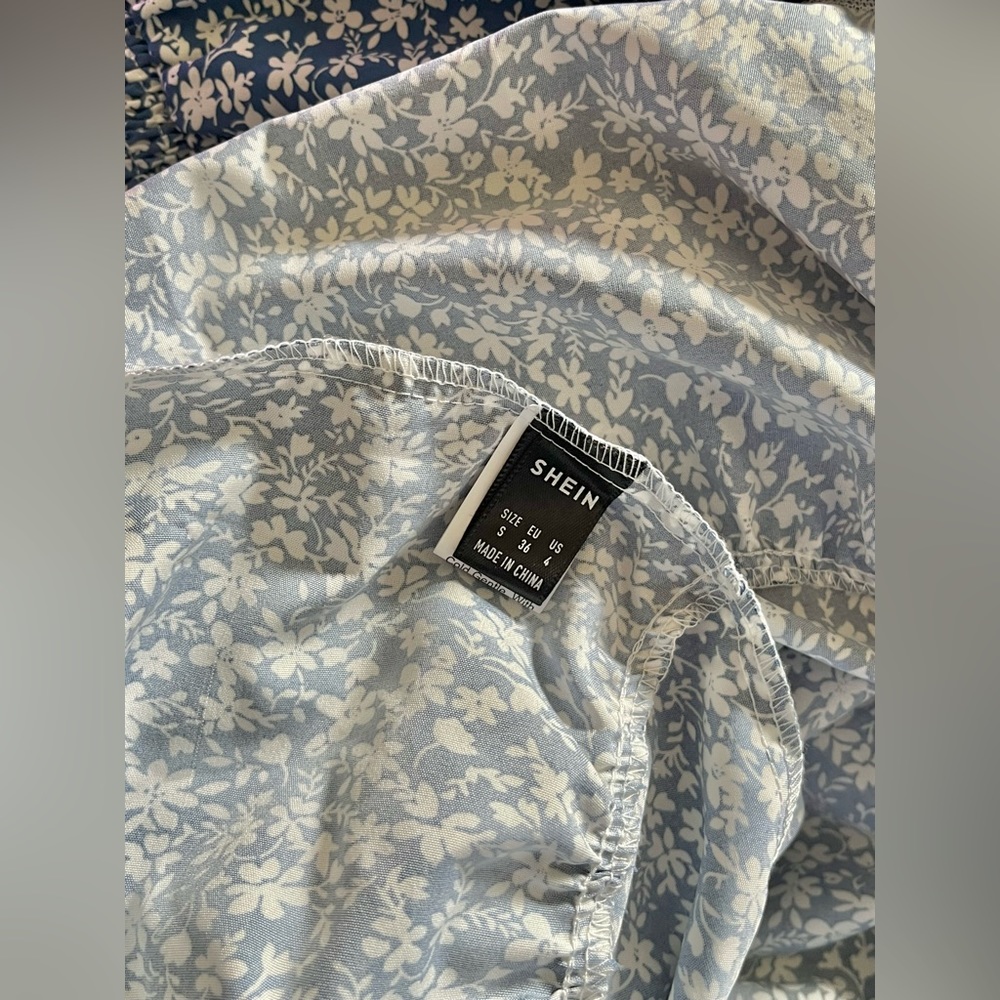 🌻NWOT SHEIN VCAY Square Neck Shirred Ditsy Floral Dress - Picture 5 of 6
